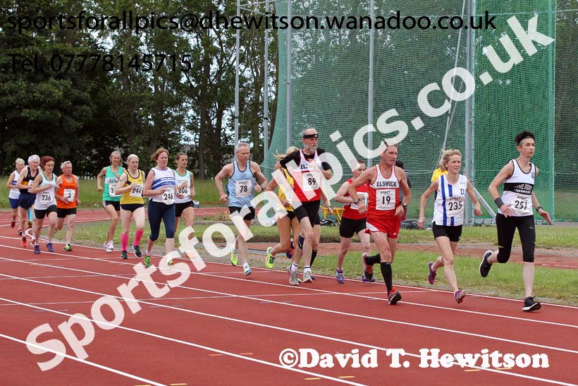 3000 metres, North East Masters Champs, Monkton Stadium,  Jarrow. Photo: David T. Hewitson/Sports for All Pics